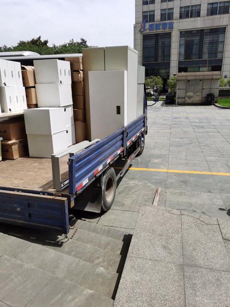 广州万众搬屋服务社自2017年起深耕广州市场，专注于提供专业化的同城搬家、居民搬家和公司搬迁等服务。