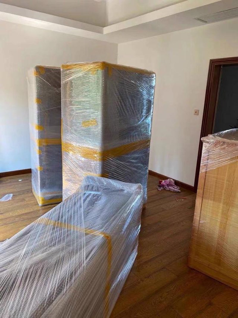 如何妥善解决员工不愿意跟随公司搬迁的问题？广州万众搬屋为您提供专业解决方案。